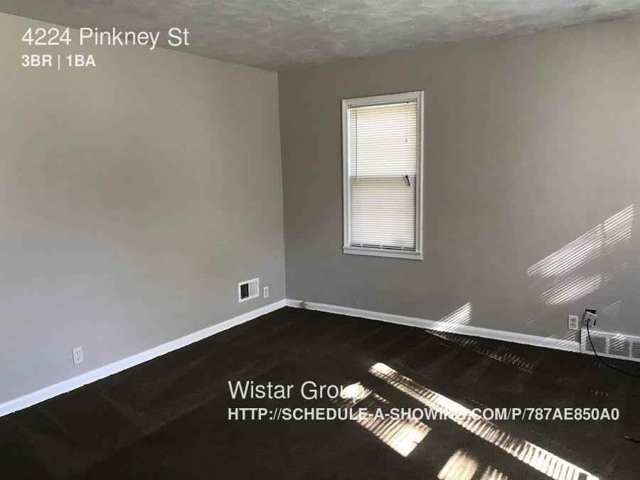 4224 Pinkney St - Photo 2 of 3