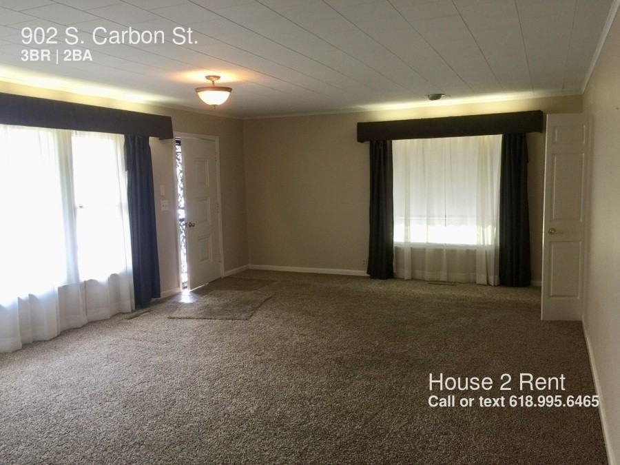902 S Carbon St - Photo 2 of 13