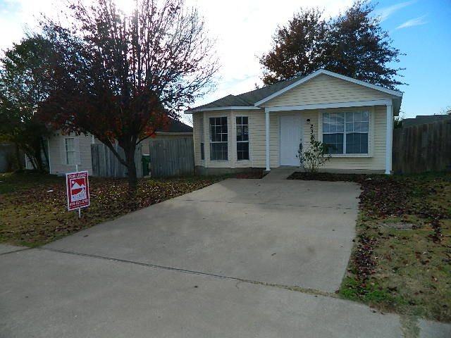 2324 Harry St - Photo 3 of 28