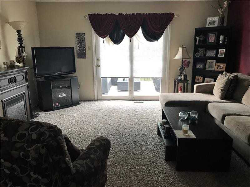 2565 Hawthorne Dr - Photo 3 of 25