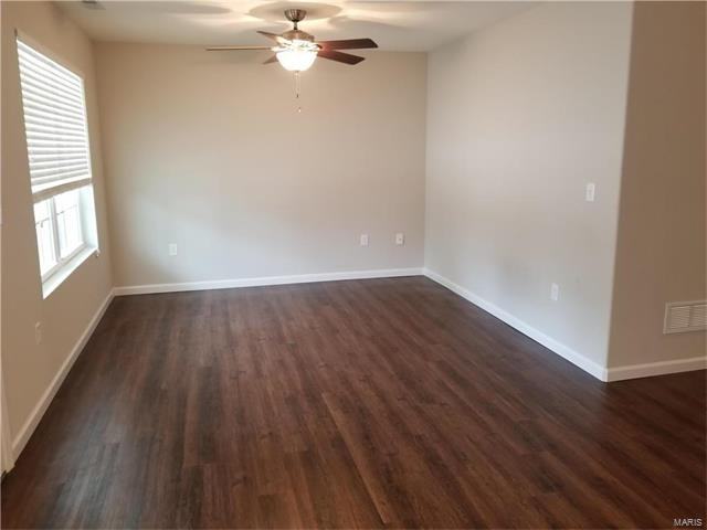 401 3rd St - Photo 3 of 8