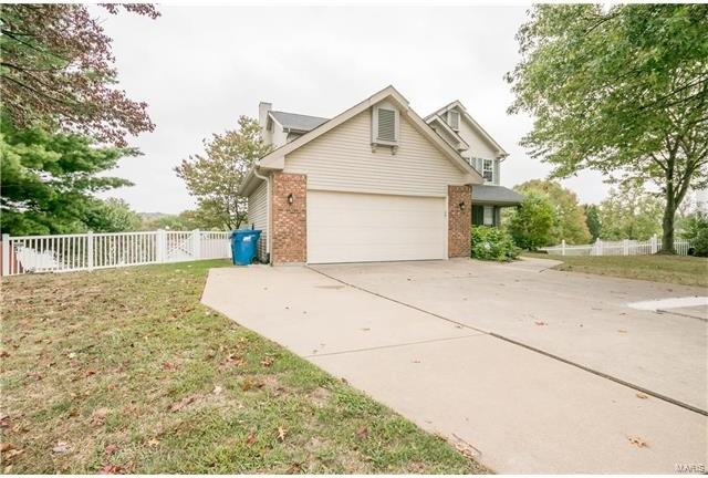 11304 Taylor Oaks Ct - Photo 3 of 48