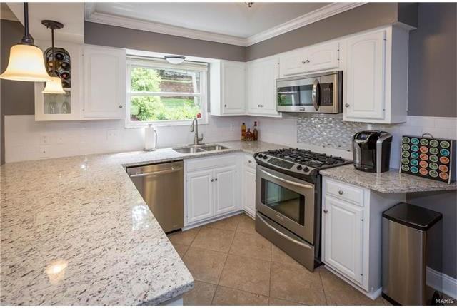 2730 Diamond Ridge Ln - Photo 2 of 26