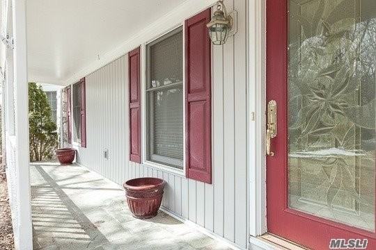 18 3 Pond Rd - Photo 2 of 19