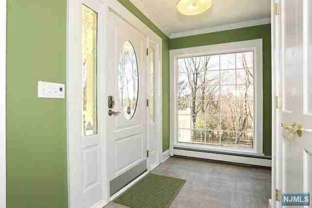 250 E Saddle River Rd - Photo 3 of 24