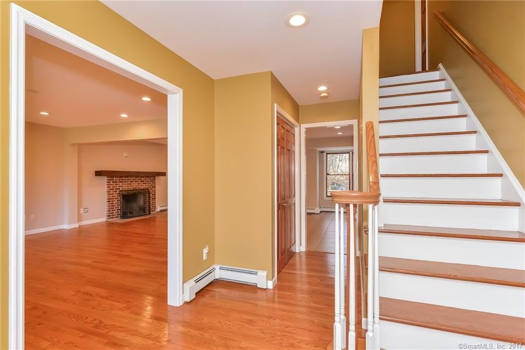 10 Elena Ct - Photo 2 of 31