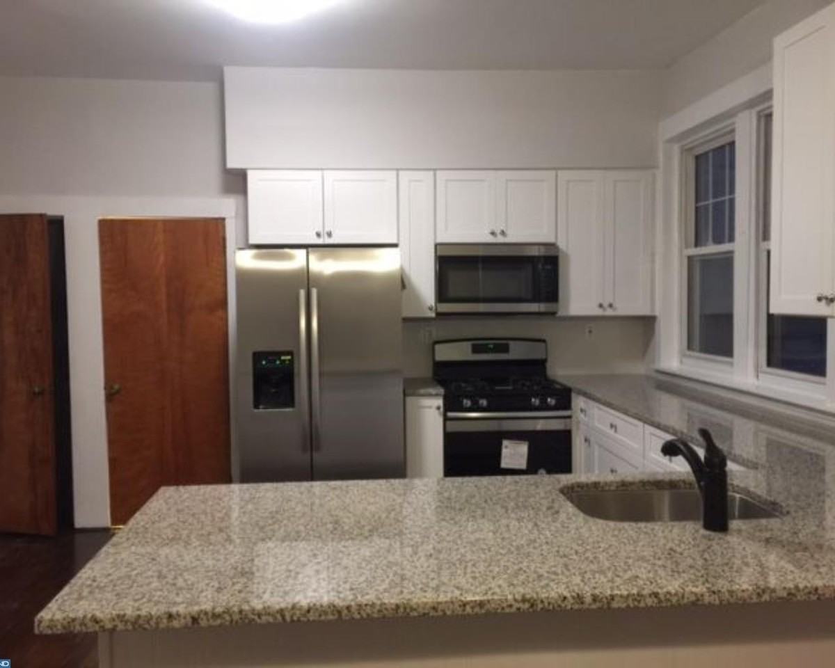 156 Lafayette Rd - Photo 2 of 15