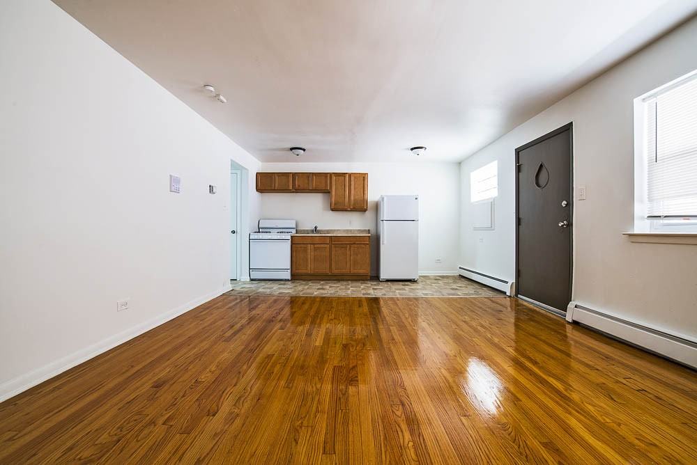 8751 S Cottage Grove - Photo 3 of 7