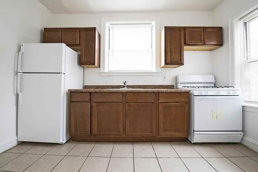 8253-59 S Ingleside Ave - Photo 3 of 5