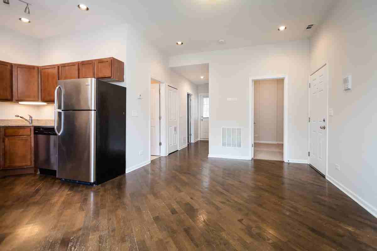 1501 N. California Ave. - Photo 2 of 7