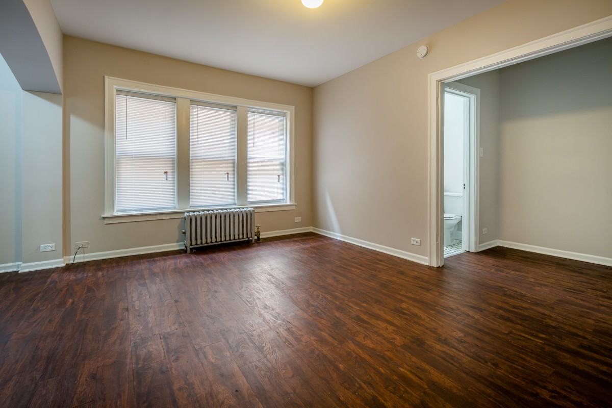 1429 W. Lunt Ave. - Photo 3 of 8