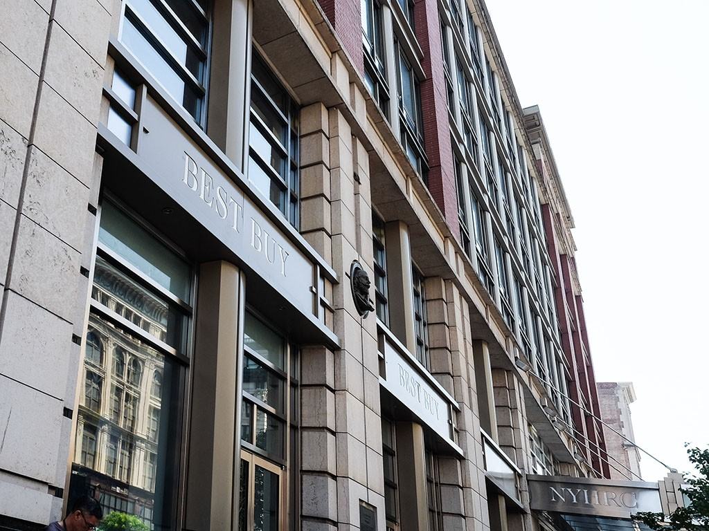 144 W 23rd Street - Photo 2 of 6