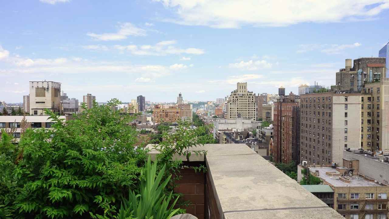 160 W 22nd St - Photo 3 of 9