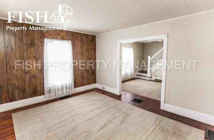 1044 Dewey Ave - Photo 3 of 21