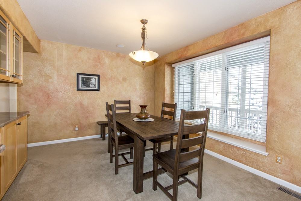 933 Pinnacle Pl - Photo 2 of 11