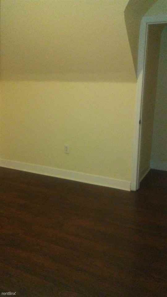 100 Oriental St - Photo 2 of 3