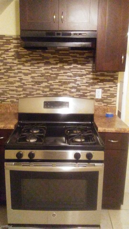 100 Oriental St - Photo 3 of 3