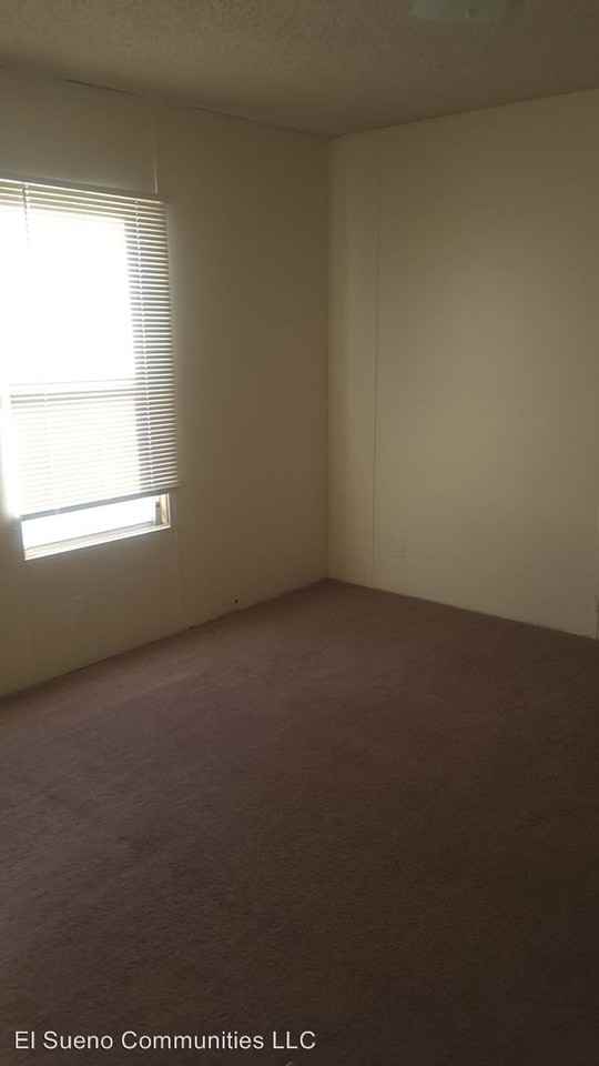 11417 Linn NE Units E01-W02 - Photo 3 of 4