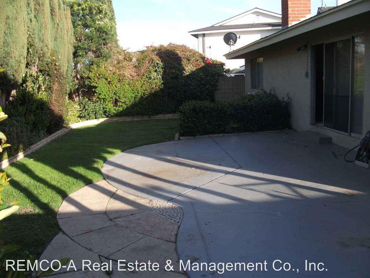 7965 E Ring St - Photo 3 of 11