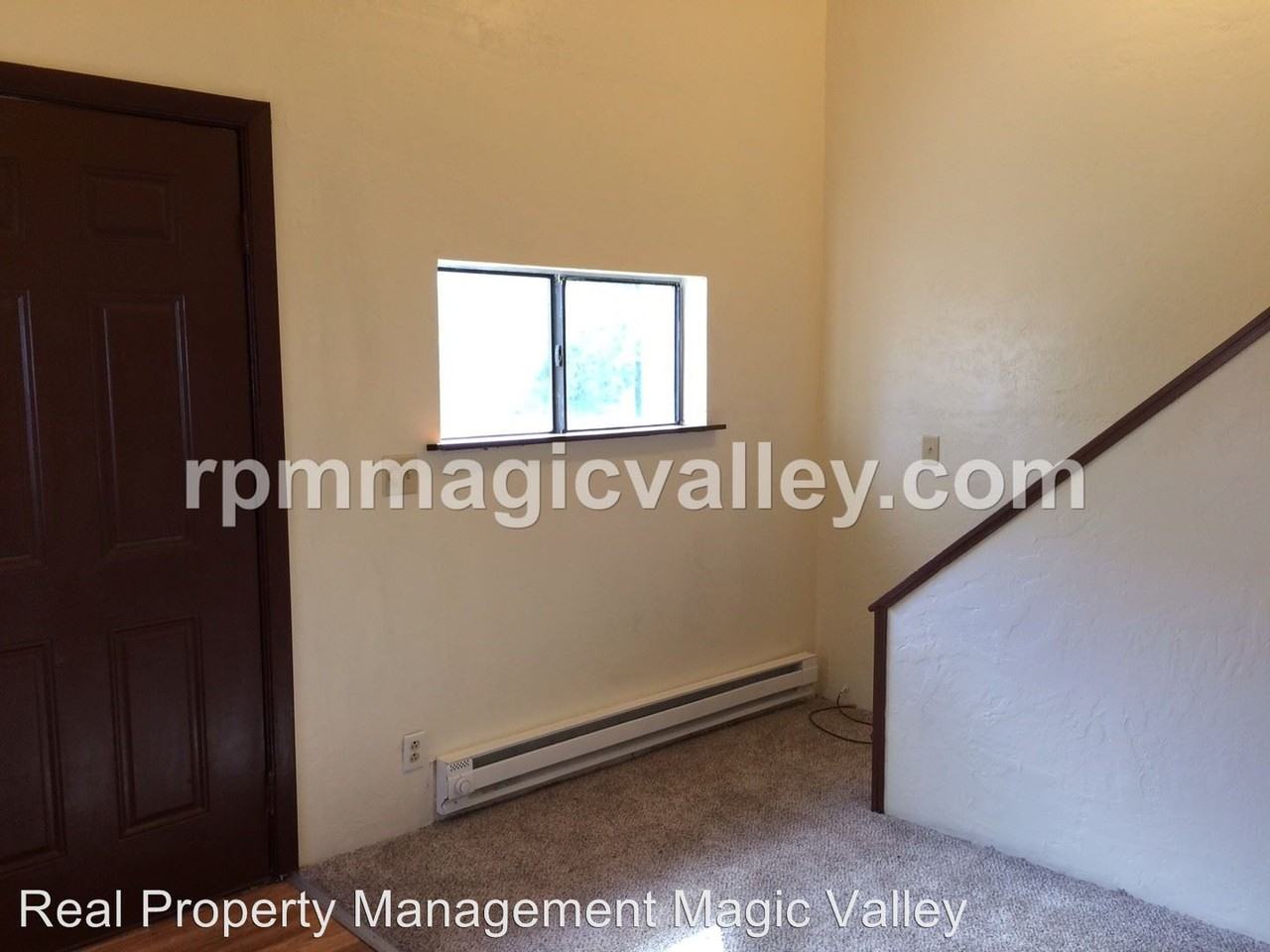 307 S Beverly St - Photo 2 of 12