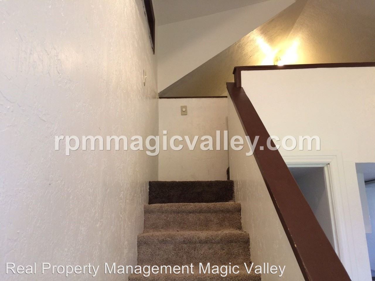 307 S Beverly St - Photo 3 of 12