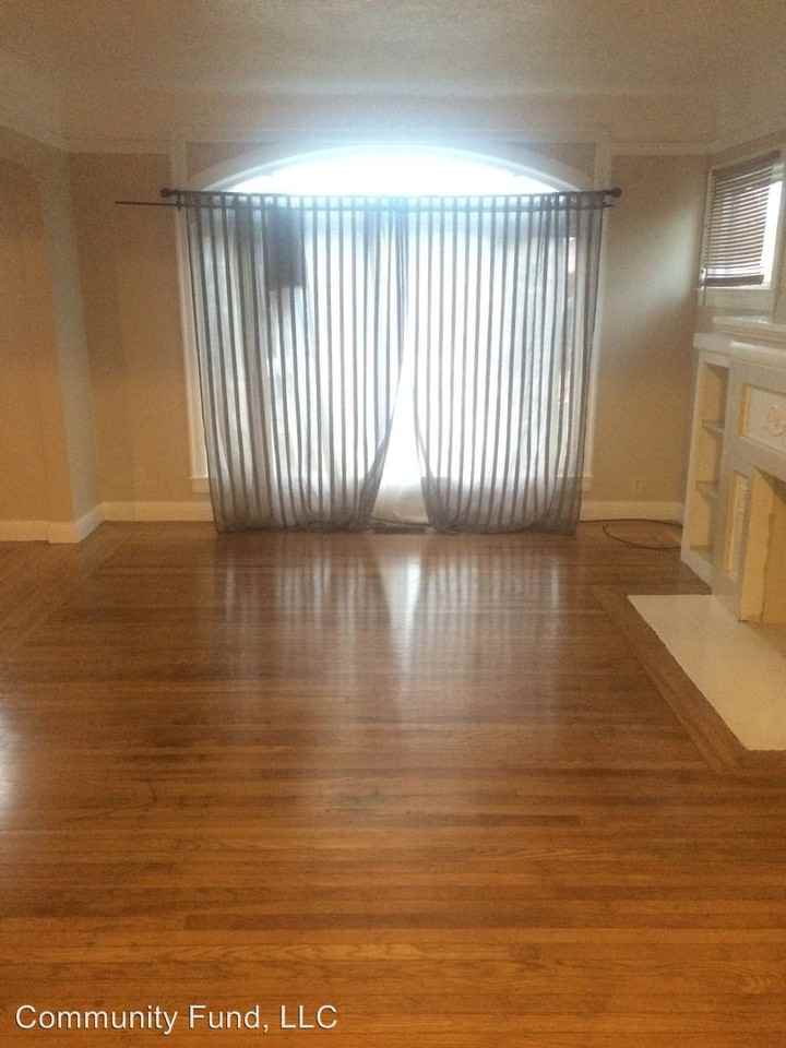 1312 88th Ave - Photo 2 of 4