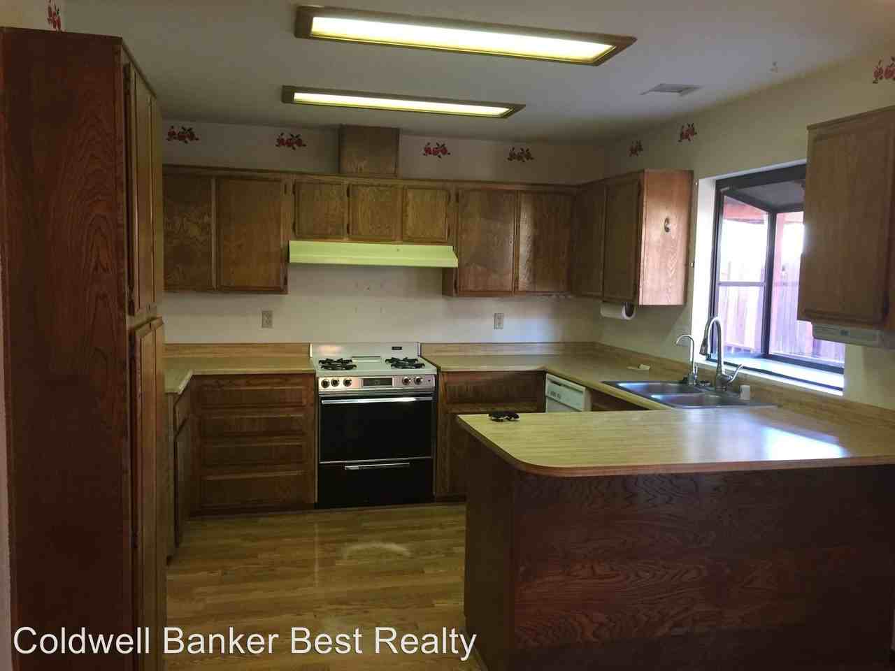 14309 Dover Dr - Photo 2 of 15