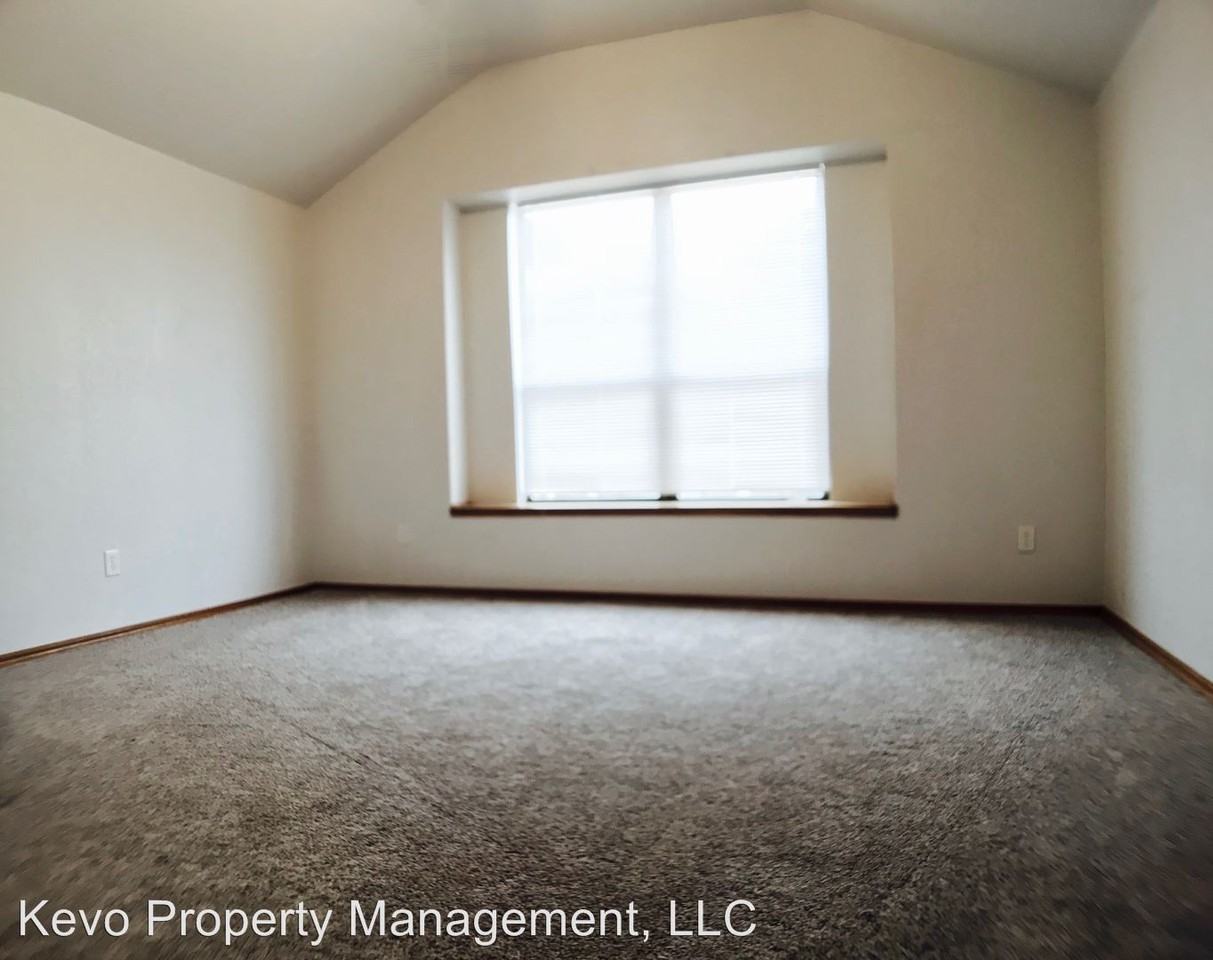 2808 NW 163rd St - Photo 2 of 4