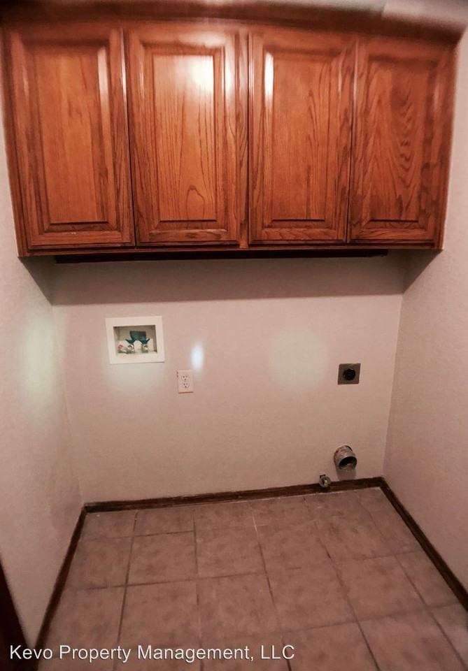 2808 NW 163rd St - Photo 3 of 4