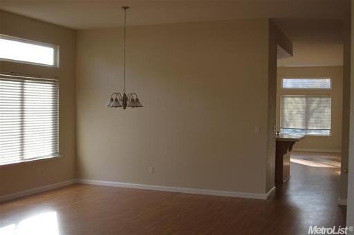 2506 Saxon Way - Photo 2 of 13