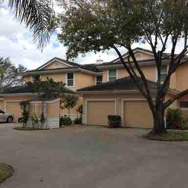 14980 Lake House Ln - Photo 2 of 7