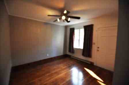 633 Thompson Ave NE - Photo 2 of 8