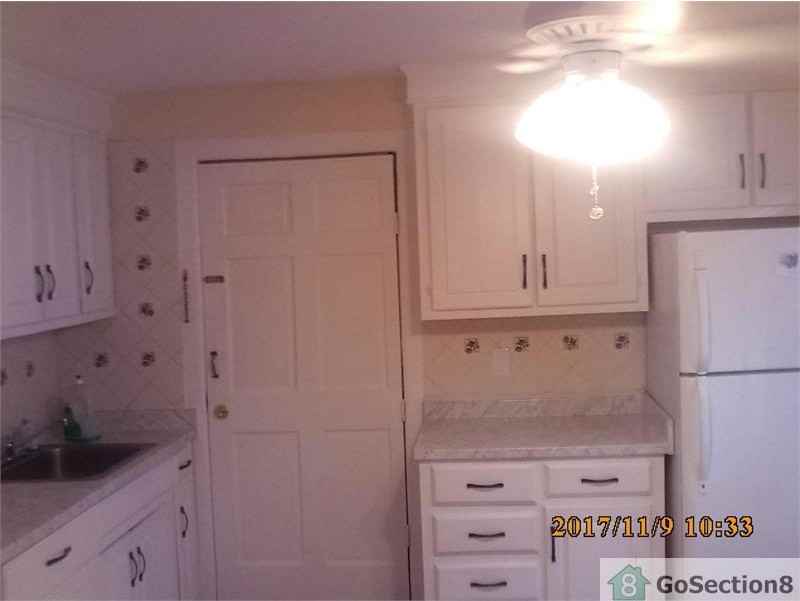 40 Woodmont St - Photo 3 of 10