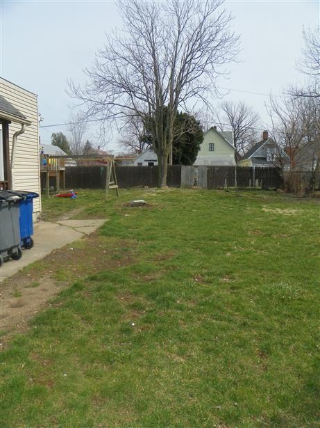 2130 Genesee St - Photo 2 of 3