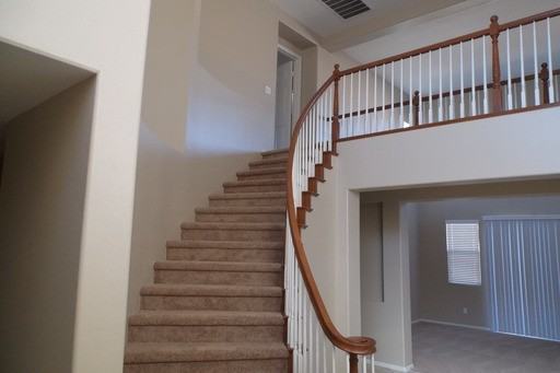 496 Sparrow Ln - Photo 3 of 18