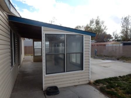 690 Maple Ct - Photo 2 of 28