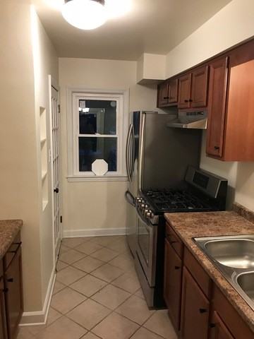 135 Elizabeth St - Photo 3 of 21
