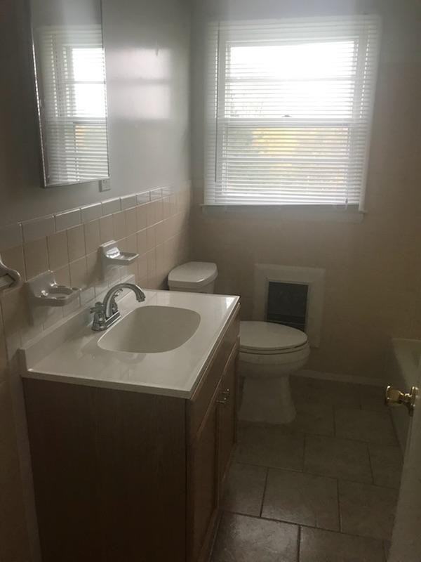 46 Lake View Dr - Photo 2 of 12