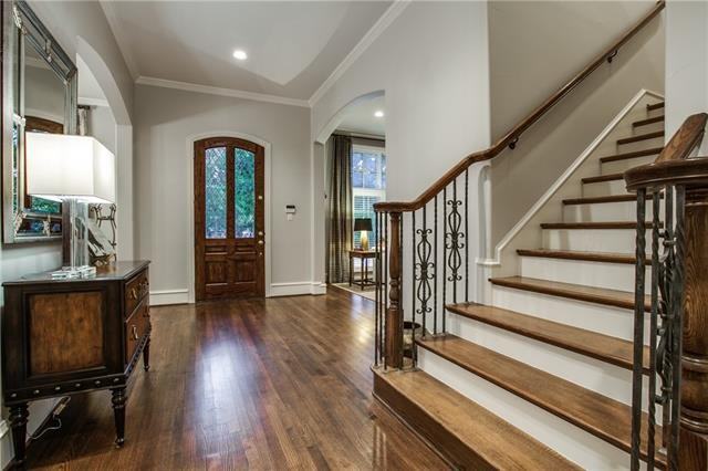 5816 Versailles Ave - Photo 3 of 27