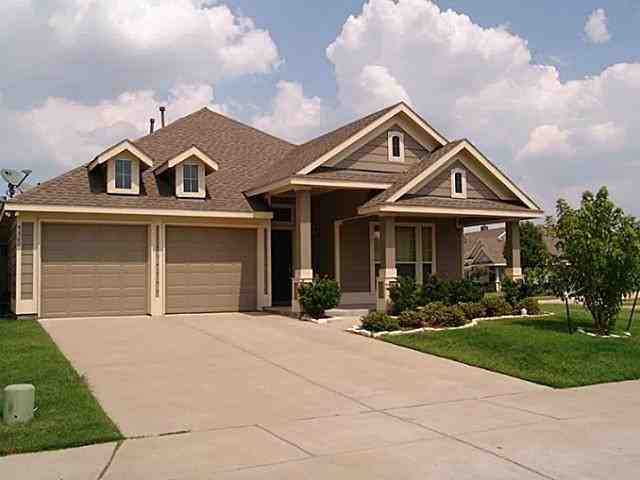 9800 Old Field Dr - Photo 2 of 14