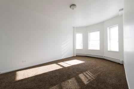 4815 W Monroe St - Photo 3 of 7