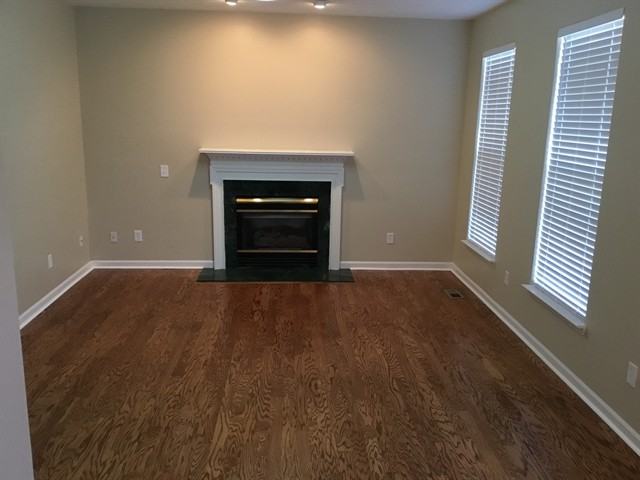 2908 Harbor Lights Dr - Photo 2 of 17