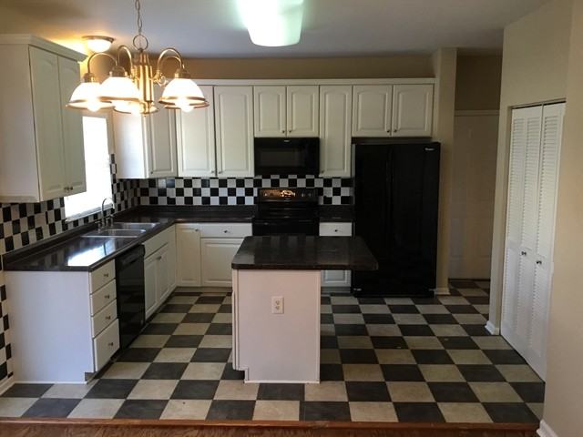 2908 Harbor Lights Dr - Photo 3 of 17