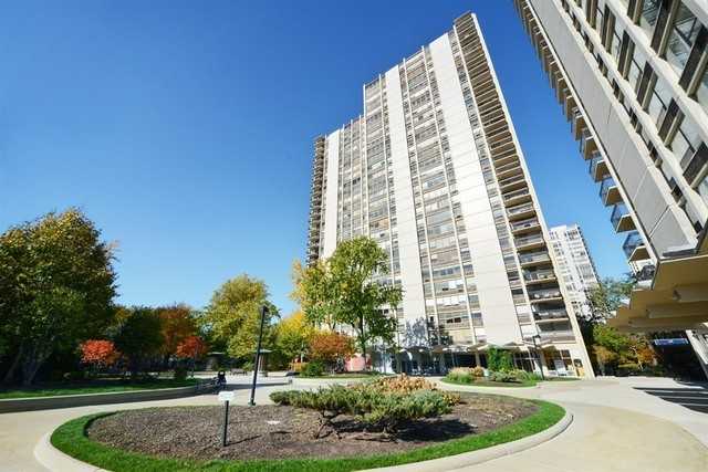 1360 N Sandburg Terrace #1806