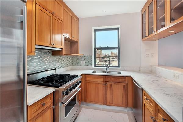 223 W 80th St - Photo 2 of 5