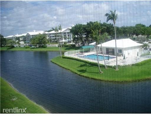 6049 Balboa Cir - Photo 3 of 7