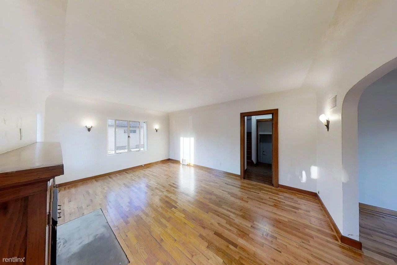 2128 Cedar St - Photo 2 of 14