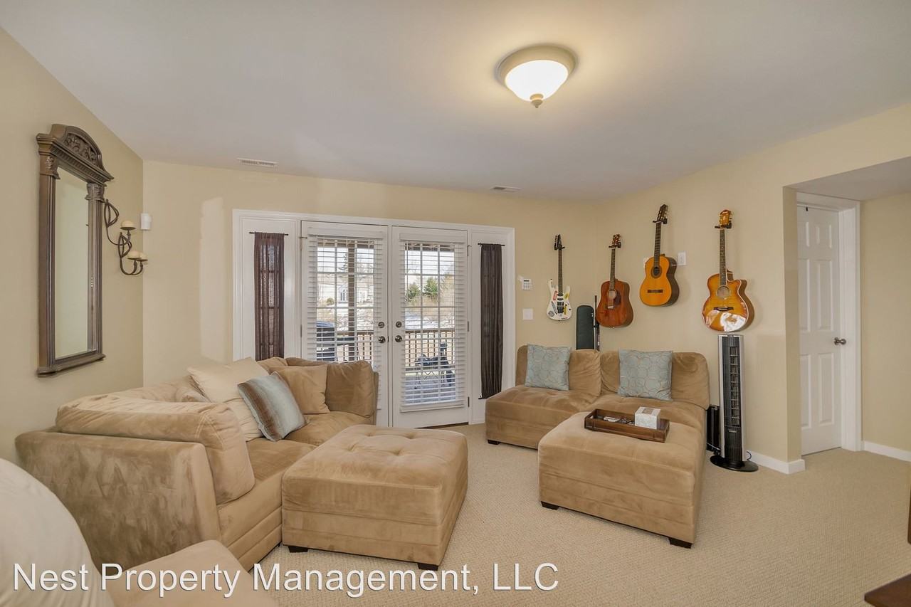 1298 Courtyard Dr - Photo 3 of 17