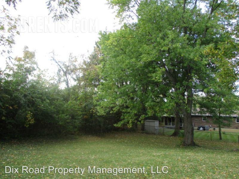 10793 Cragview Ct - Photo 3 of 20