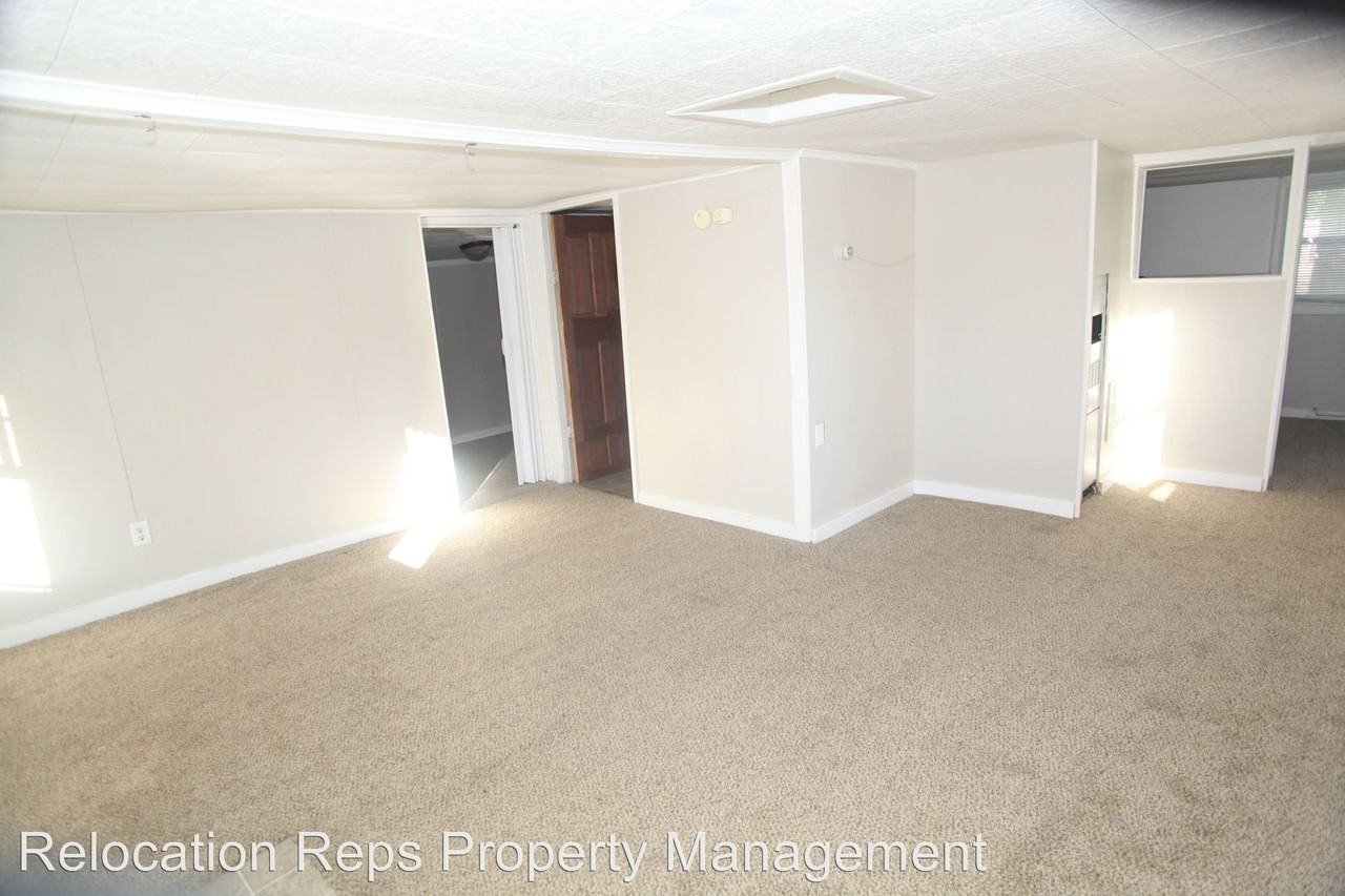 803 SW 2nd St - Photo 2 of 18